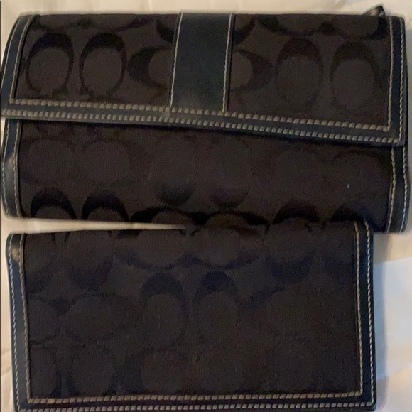 Coach Handbags - Coach Wallet/Checkbook Cover